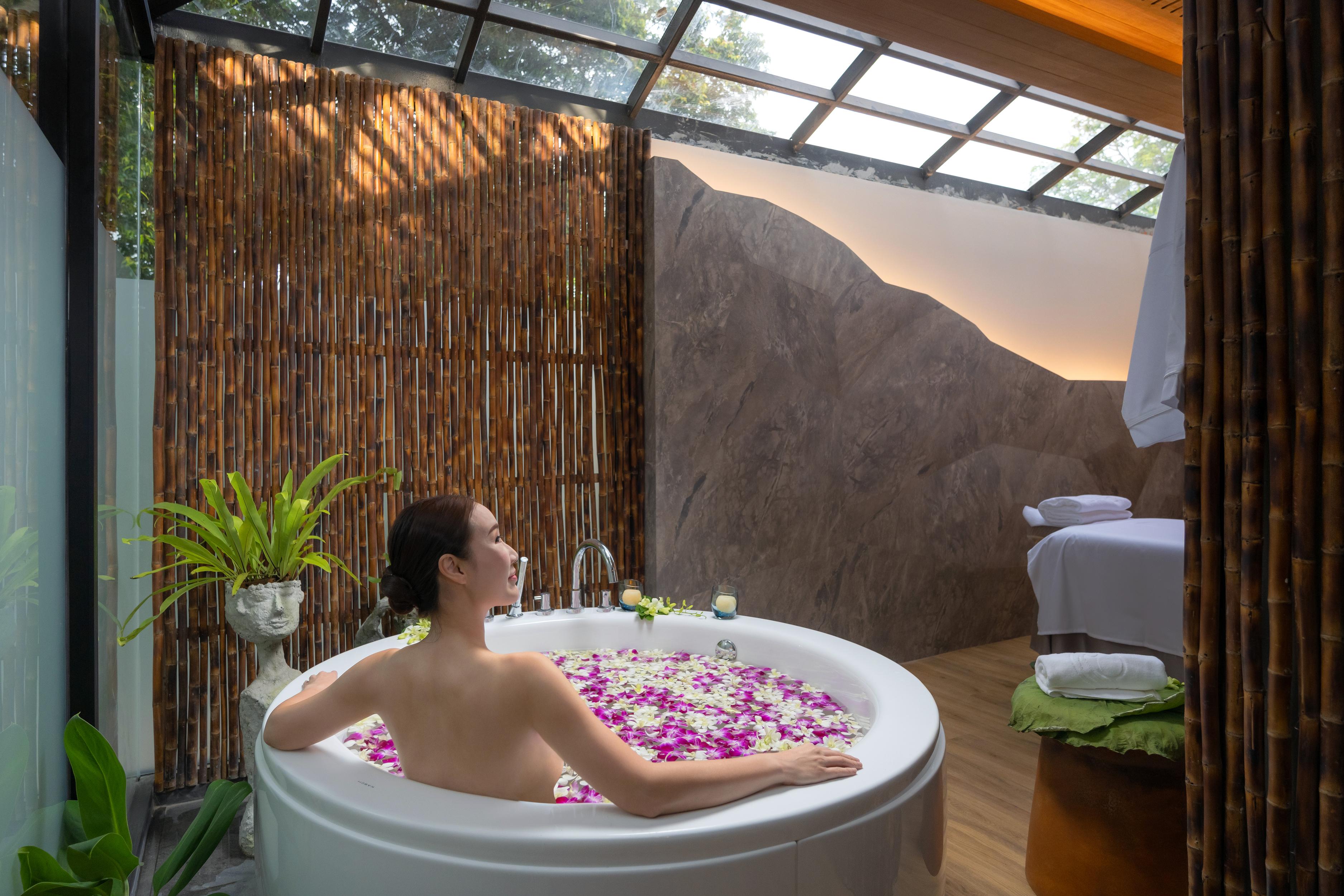 Sinae Phuket Hotel Eksteriør billede